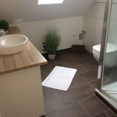 Haus Willi - Kleine & Schnuckelige Ferienwohnung In Ortenberg Mit Wlan Balkon Parkplatz - Neu & Sauber & Gemuetlich Extérieur photo